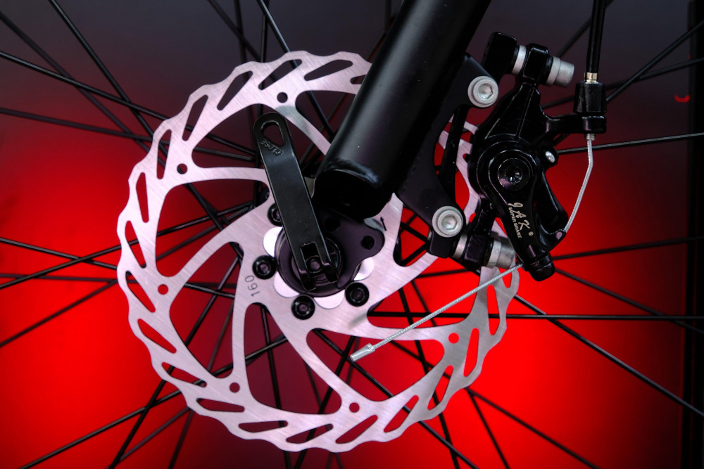 LORAK FAT Safe 26 Матовый Чёрный/Красный рама 19 (на рост 171-182)